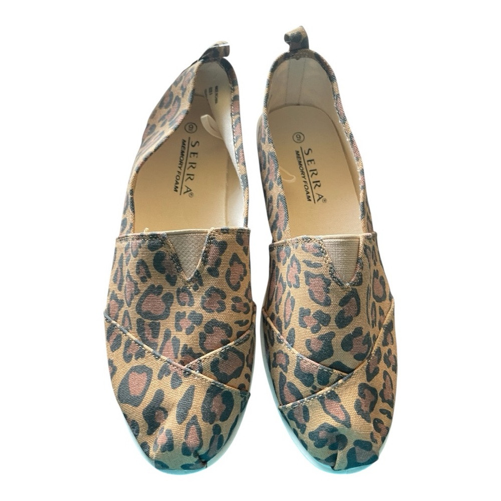 NWOT Serra Women's Size 9 Tan Leopard Flats